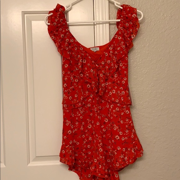 BN TOBI ❤️ red off shoulder floral romper - Picture 4 of 7